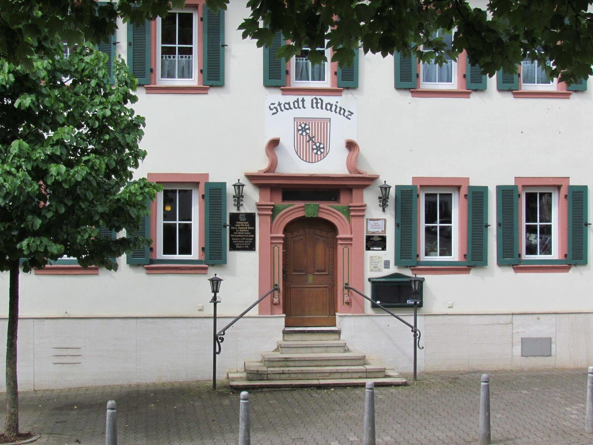 Hotel Stadt Mainz Schwabenheim an der Selz Exterior photo