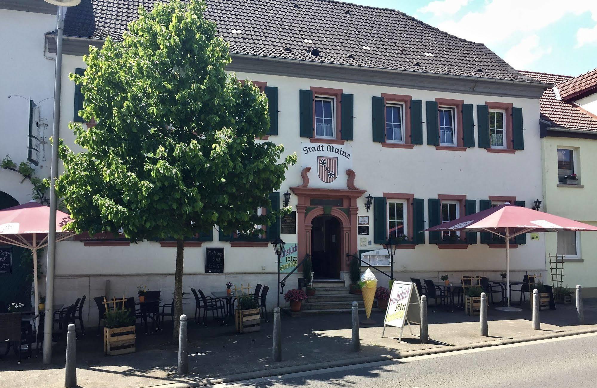 Hotel Stadt Mainz Schwabenheim an der Selz Exterior photo